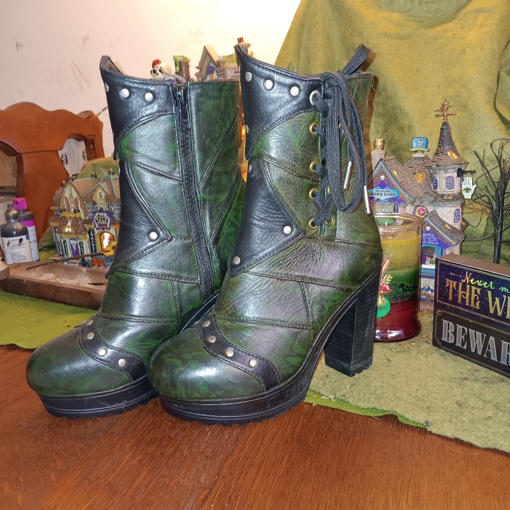 Verillas Womens Bramblewood Boots New ( Discontinued)